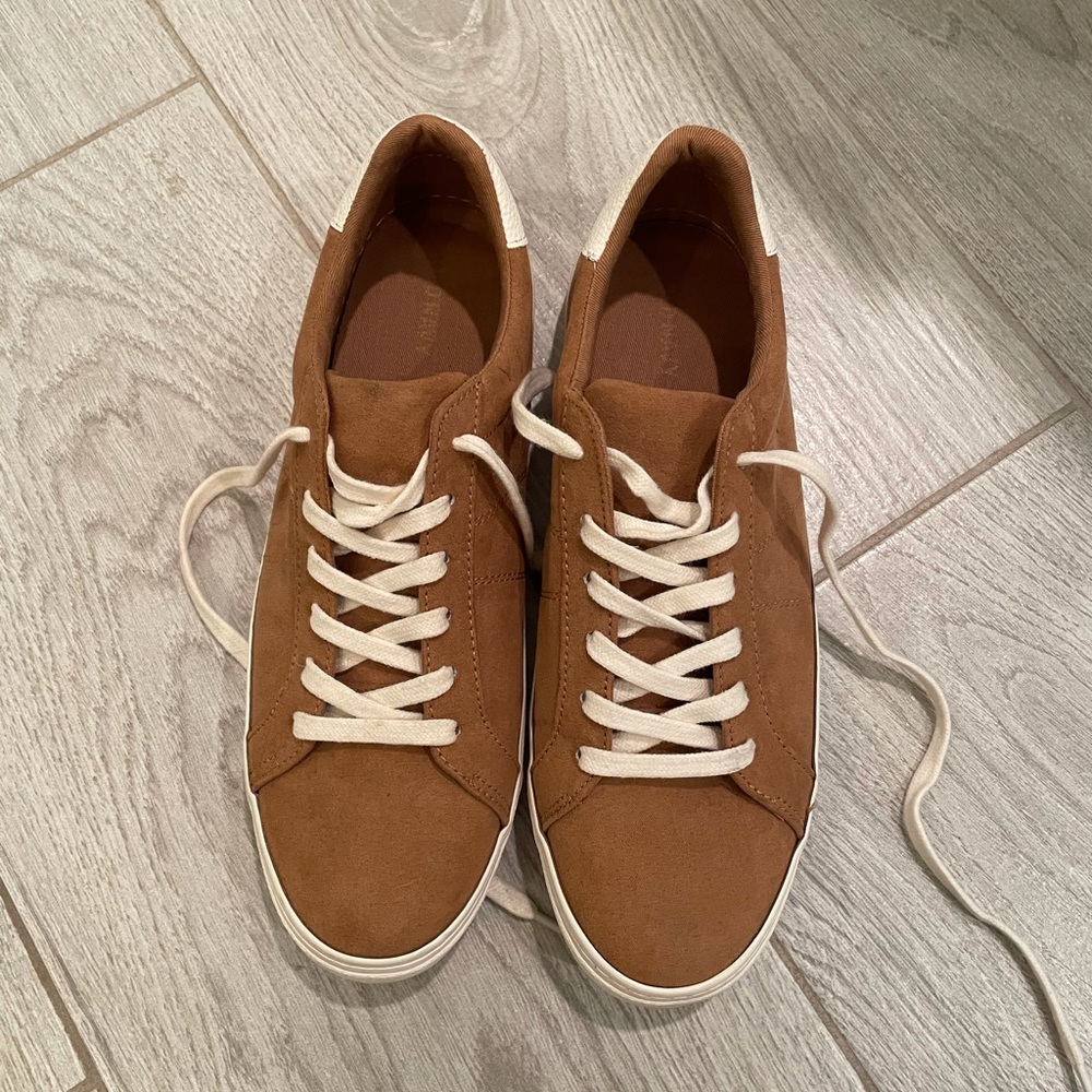 NWT Old Navy Sneakers.